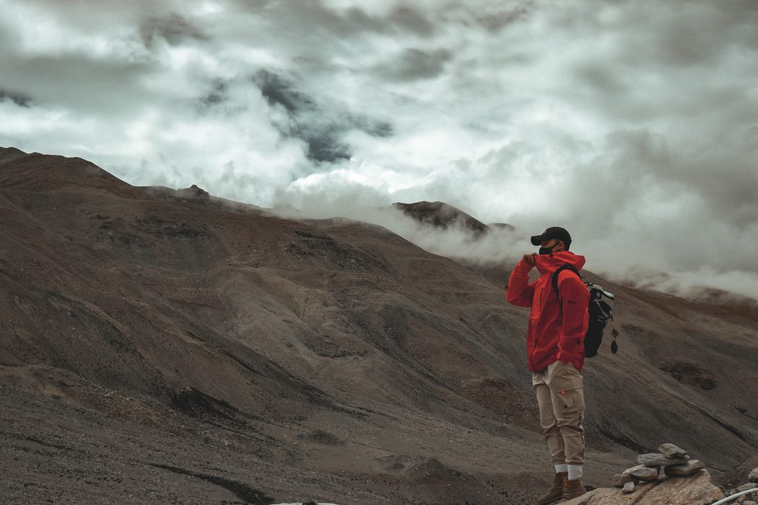 Tibet red jacket mountain