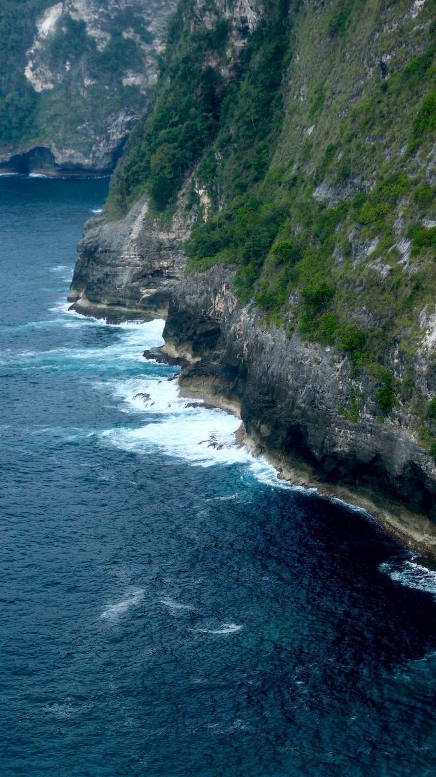 Nusa Penida sea cliffs