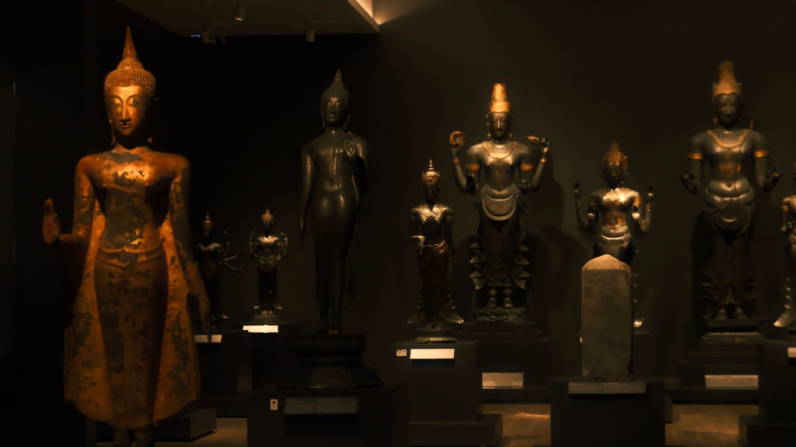 Buddha statues