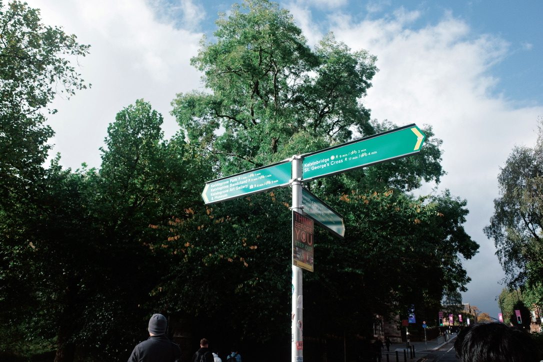 Glasgow Kelvinbridge signpost